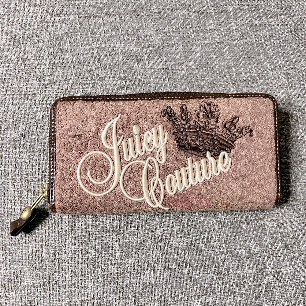 Juicy Couture long wallet